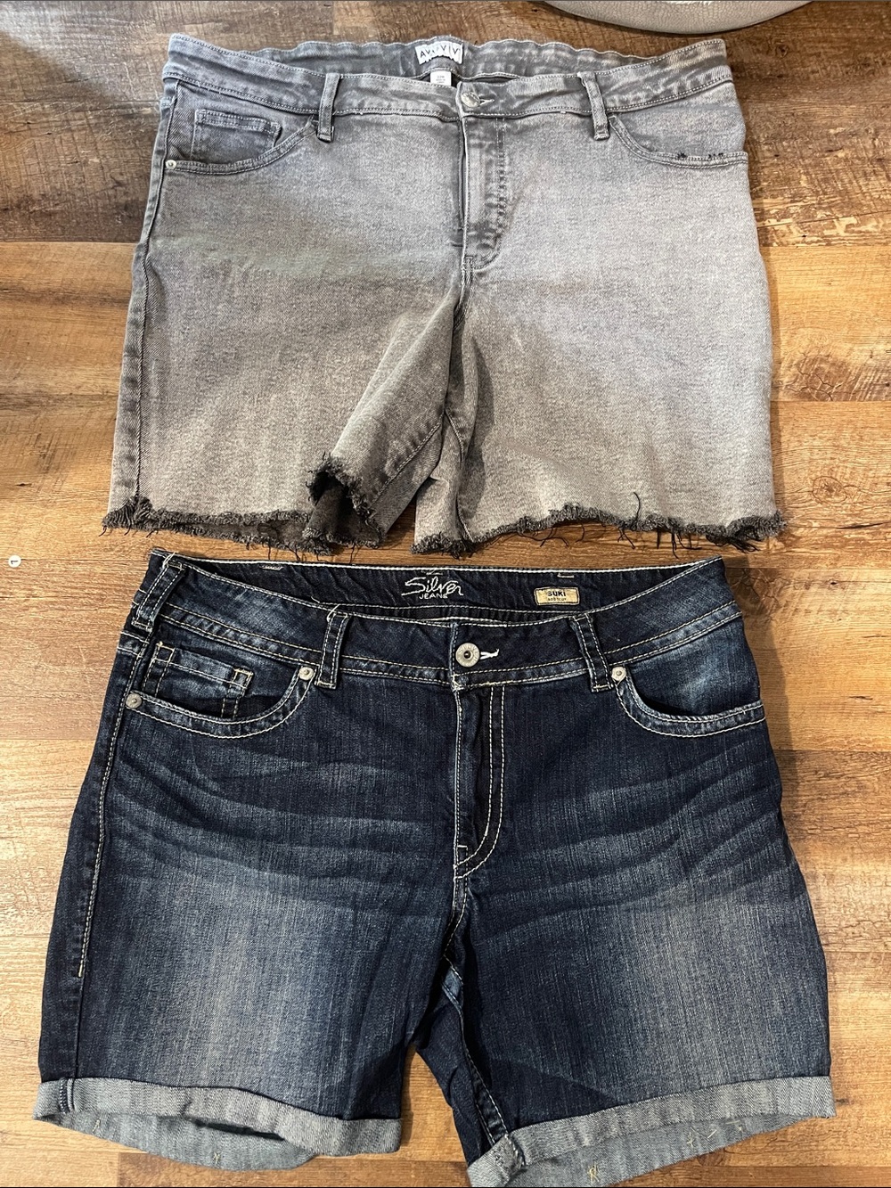 Silver Jeans Women's Denim Shorts - Light Gray Cutoff & Dark Blue Rolled Hem Set